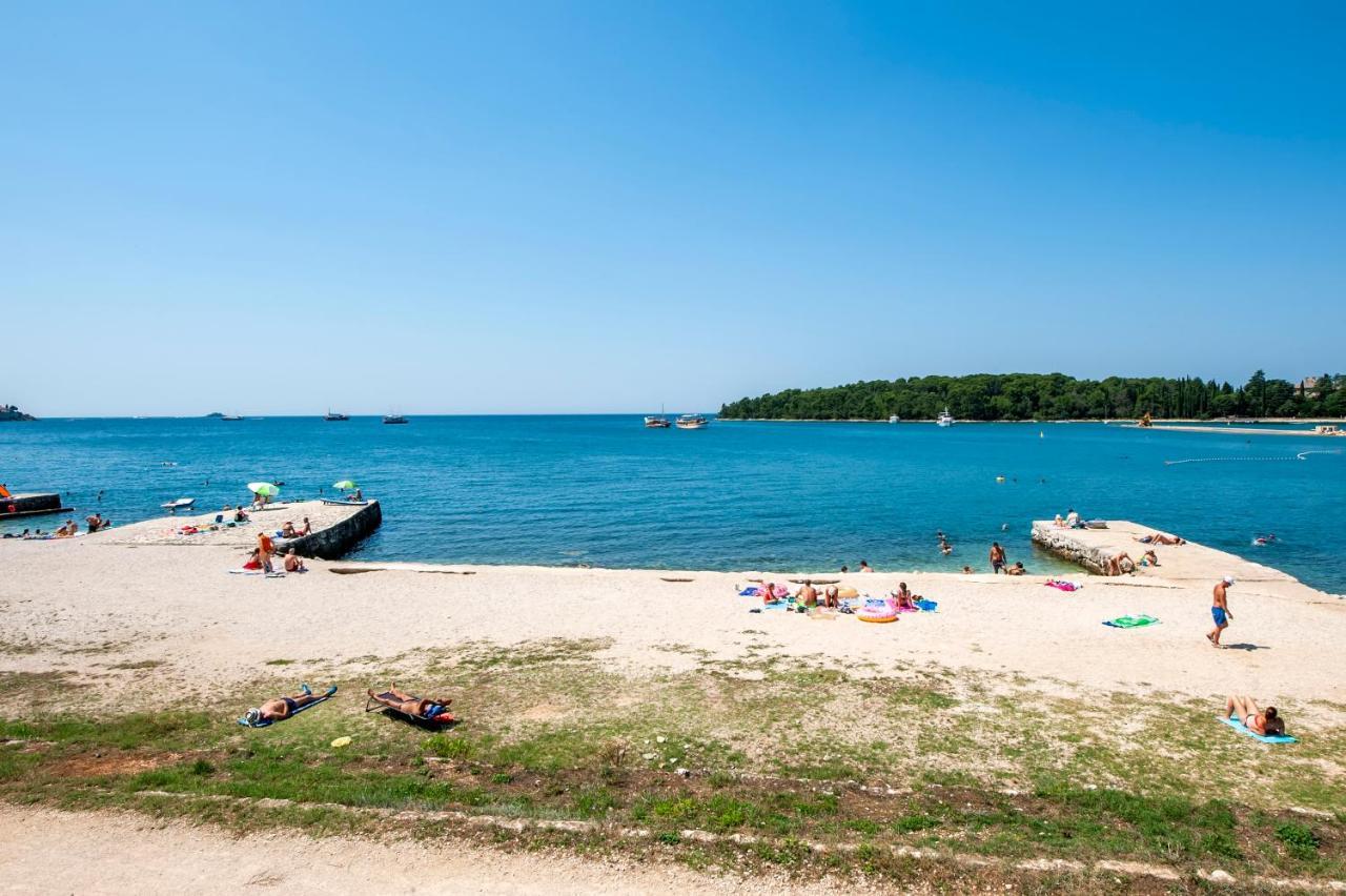 Pineta Mobile Home In Porton Biondi Camp Rovinj Exterior photo