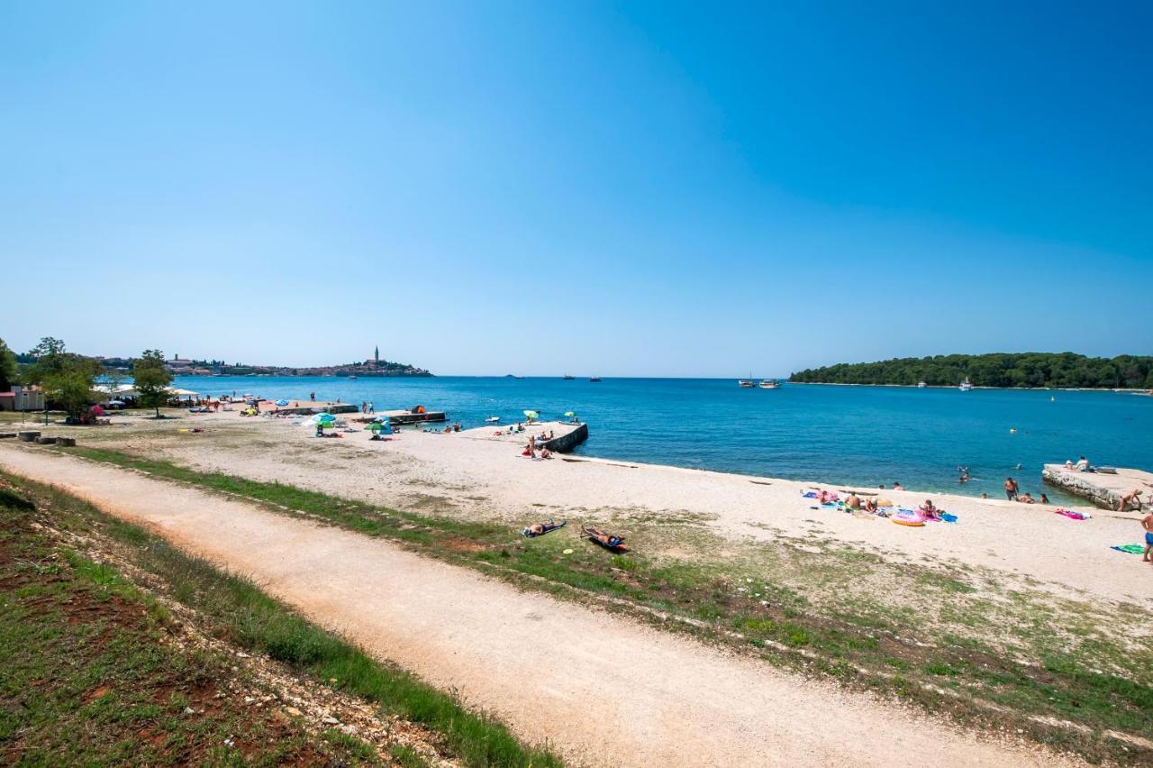 Pineta Mobile Home In Porton Biondi Camp Rovinj Exterior photo
