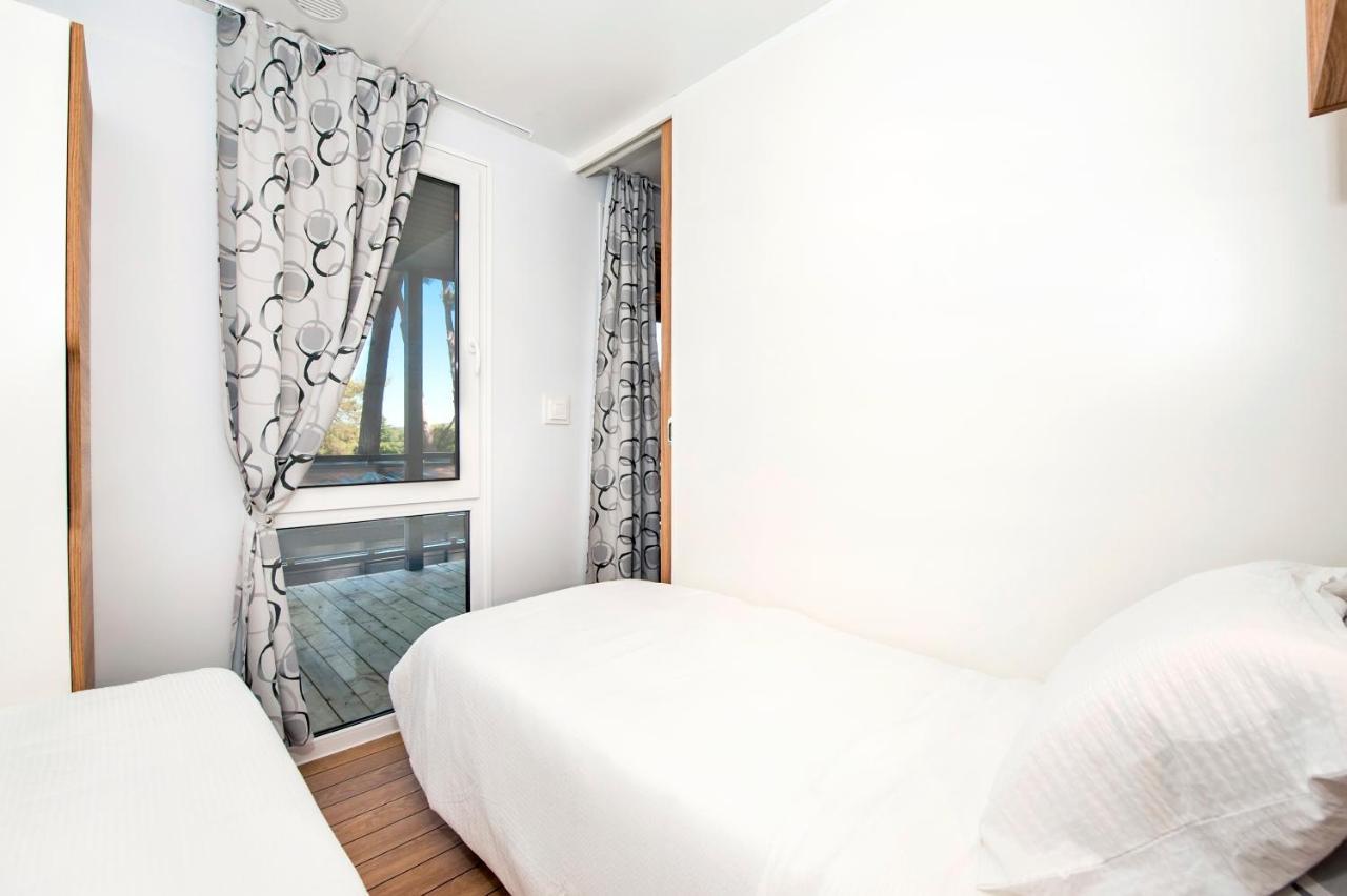 Pineta Mobile Home In Porton Biondi Camp Rovinj Exterior photo